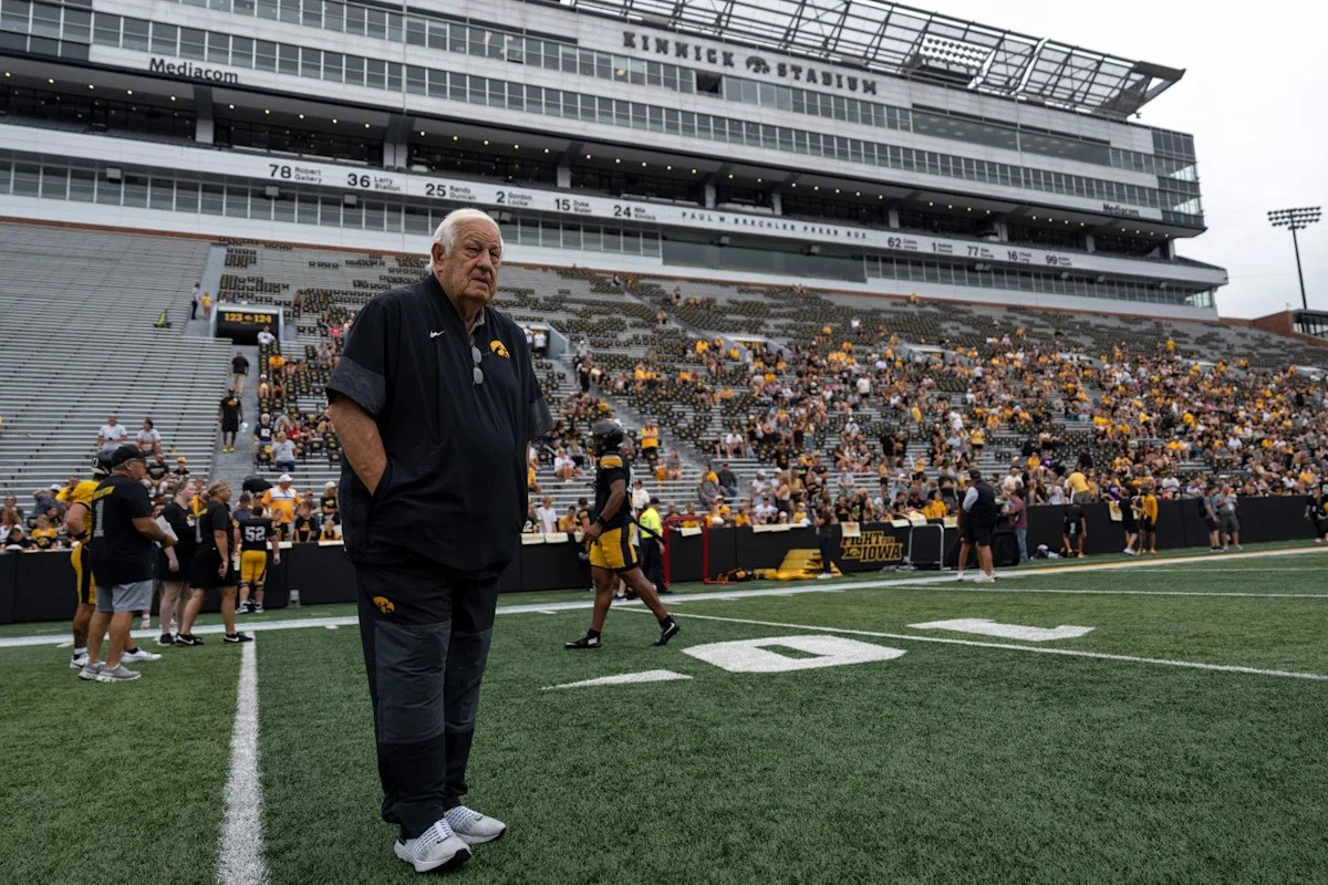Iowa Hawkeyes Week 1 Betting Guide: Lines, Picks, and Key Matchups vs. Northern Illinois