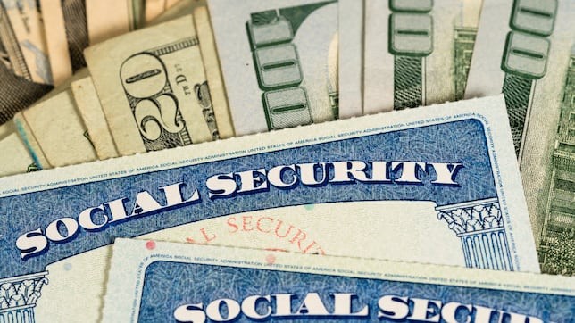 Social Security Benefits in Iowa: 718,000 Hawkeye State Residents Depend on Program as COLA Decision Nears