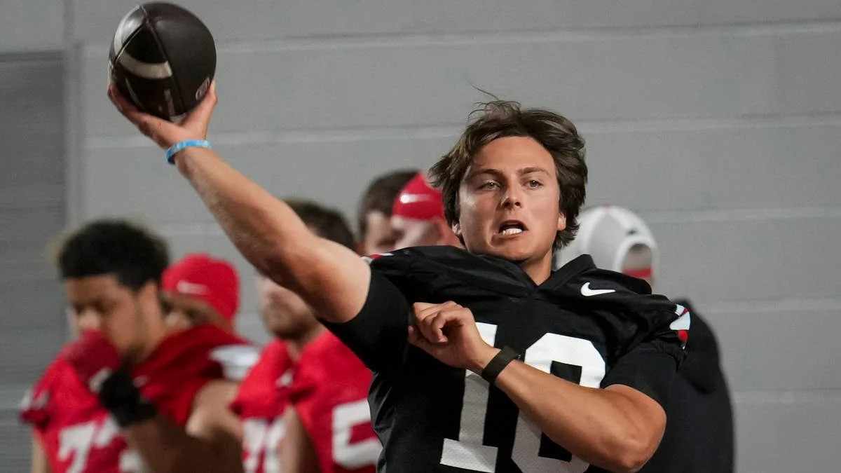 Iowa Hawkeyes Projected to Hold Steady at No. 21 in Next Coaches Poll