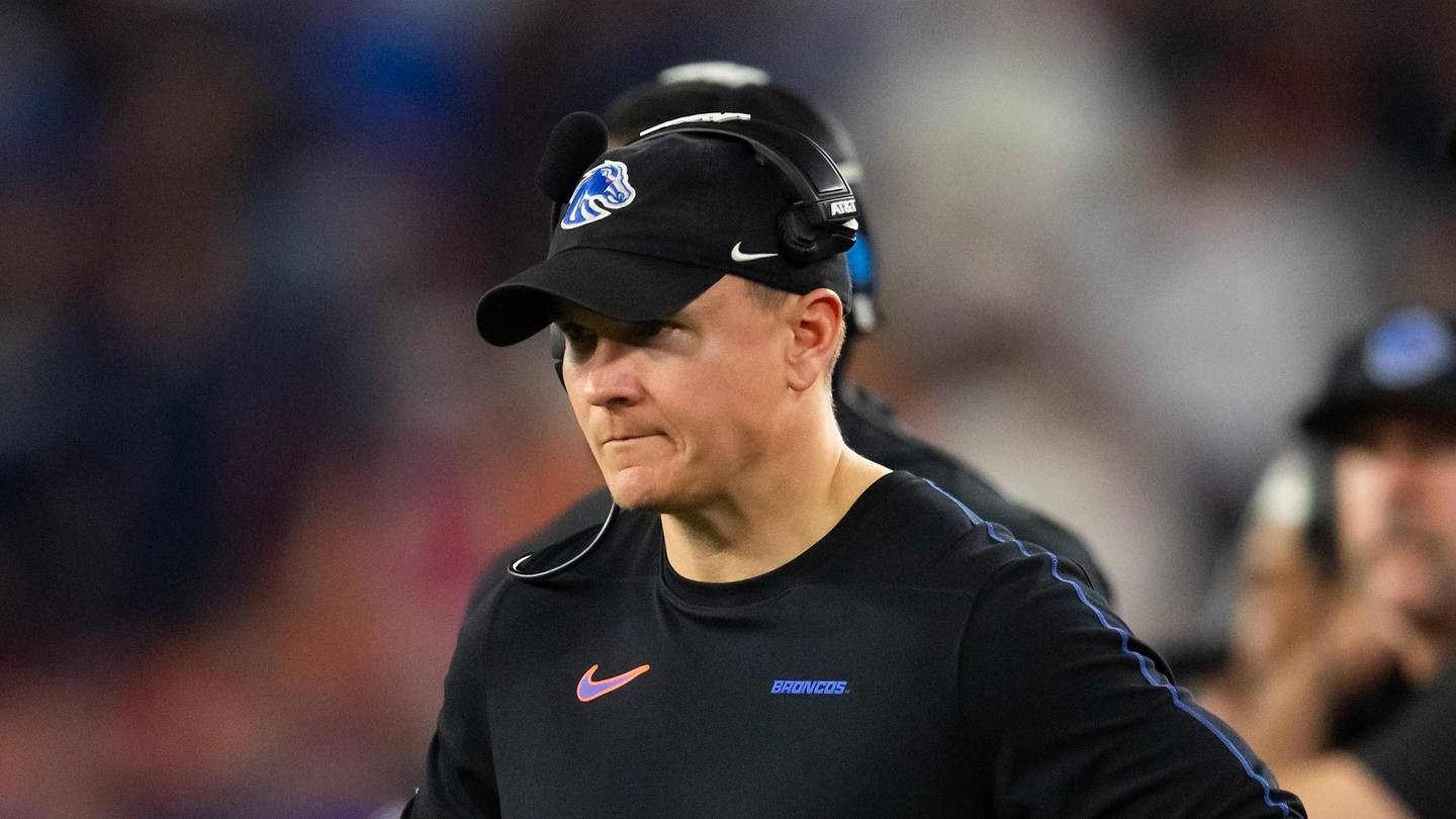 Boise State's Travel Troubles Add Twist to Oregon Showdown