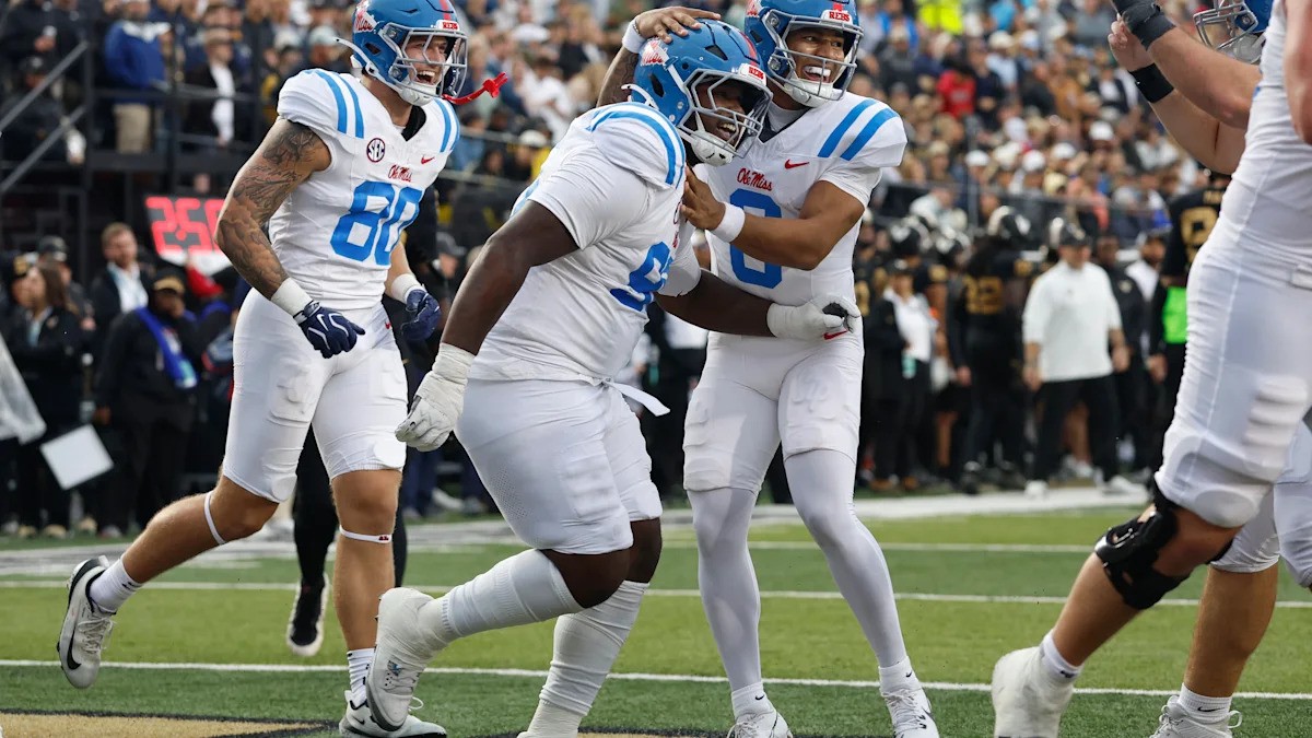 Iowa Hawkeyes Eye College Football Playoff After Washington Upset
