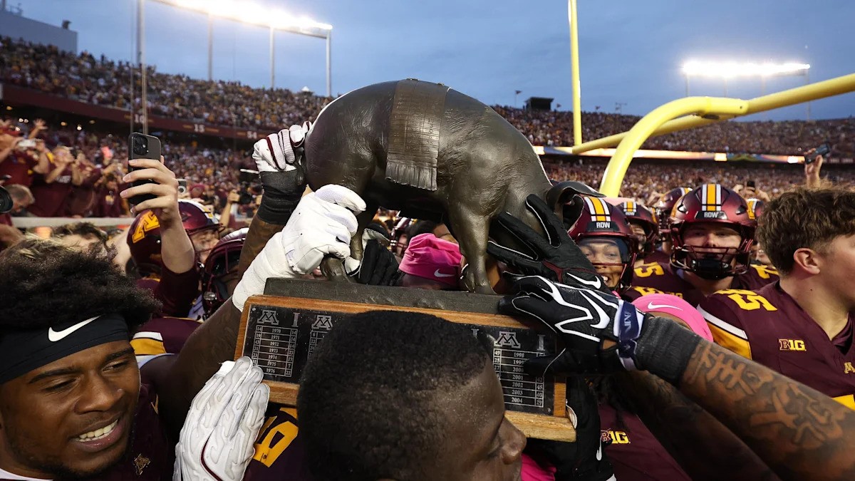 Hawkeyes Fall 13-10 to Minnesota, Lose Floyd of Rosedale