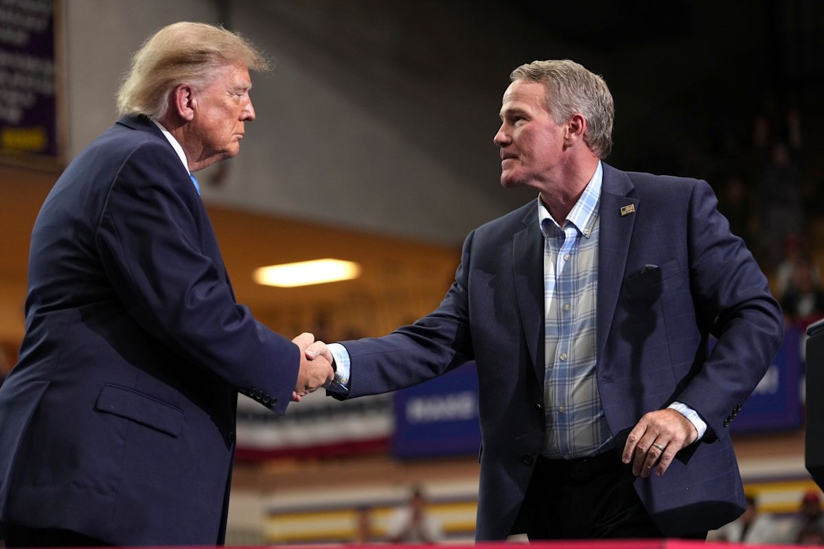 GOP Pollster: Blue Wave Talk Overhyped, Iowa Senate Seat Likely Safe